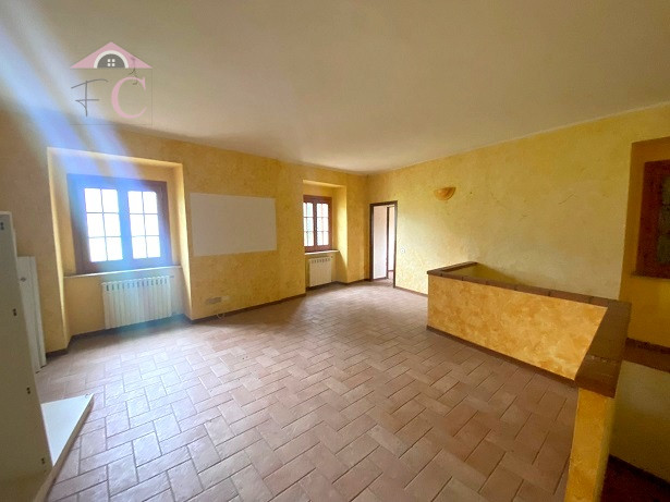 casale dell800 ristrutturato con terreno pianeggiante 5.png